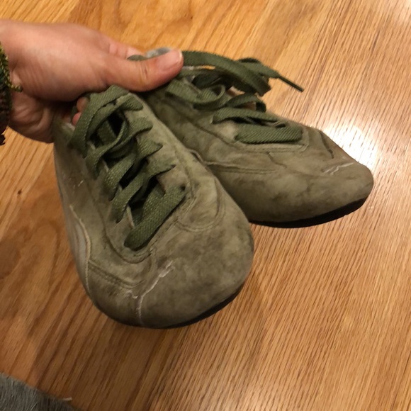 Woman’s Sz 7 Puma Speedcat Racing Shoes in Sage Green and Silver - Picture 12 of 14
